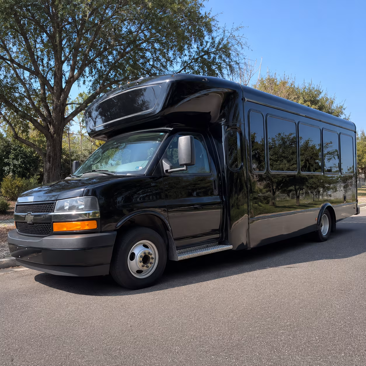 party buses for rialto prom night groups that want to arrive in style